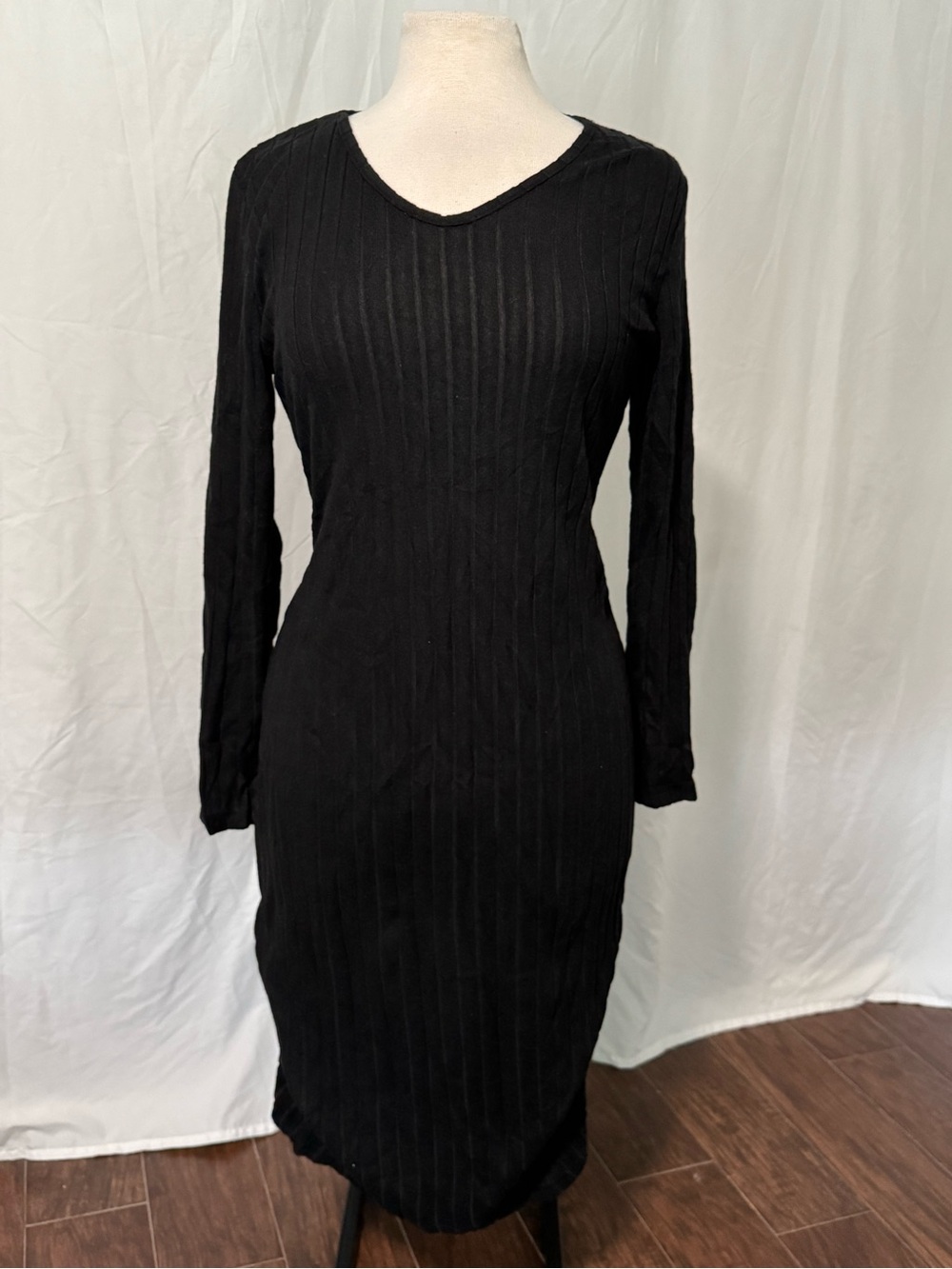 Long-Sleeve Black Ribbed Midi Dress Size L